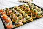 cocktail-traiteur-gourmet-assortiment-canapé