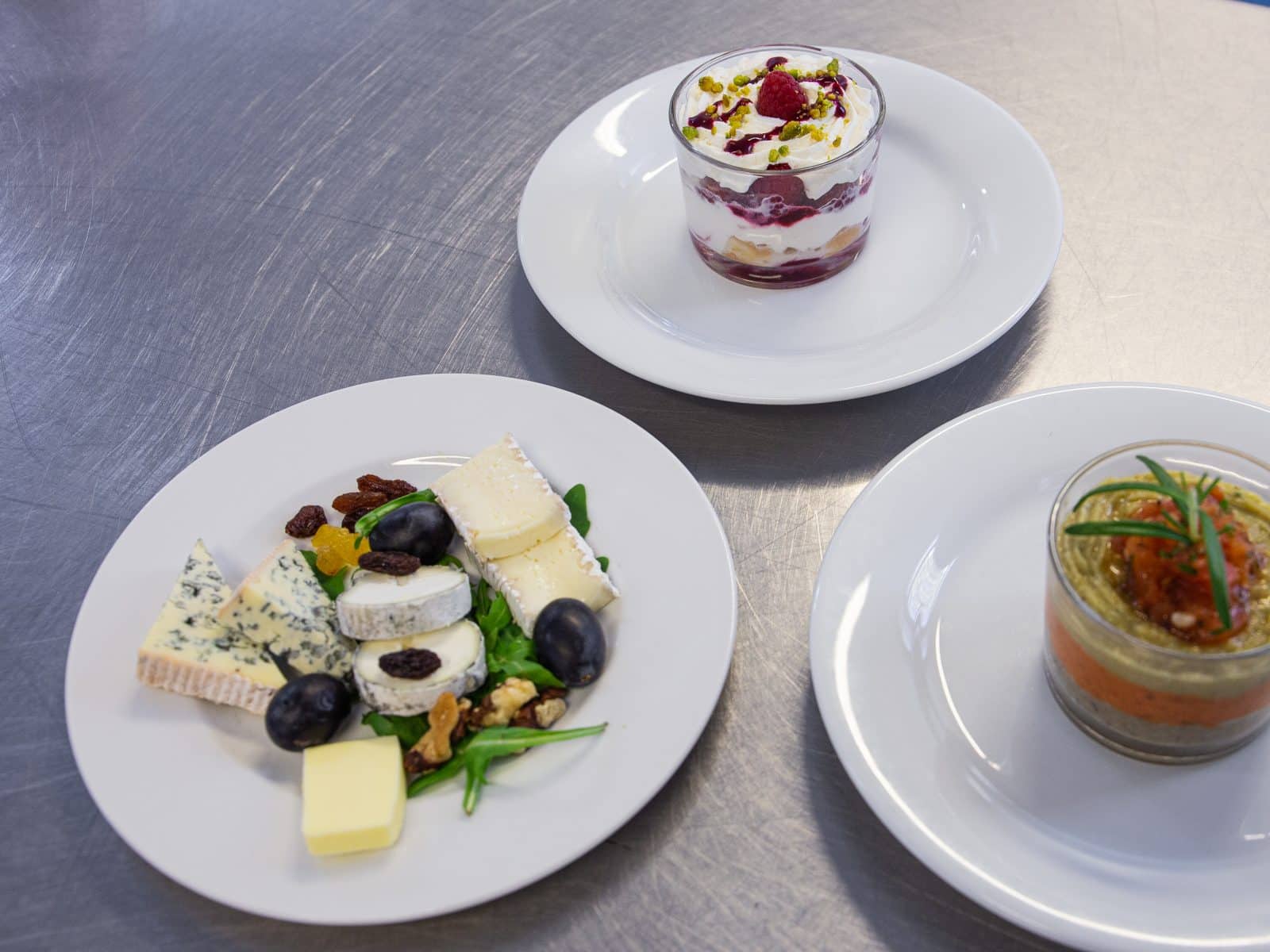 entree-plat-dessert-menu-traiteur-reception