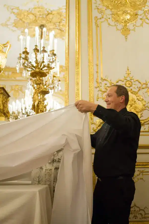 Traiteur mariage à Paris avec serveur